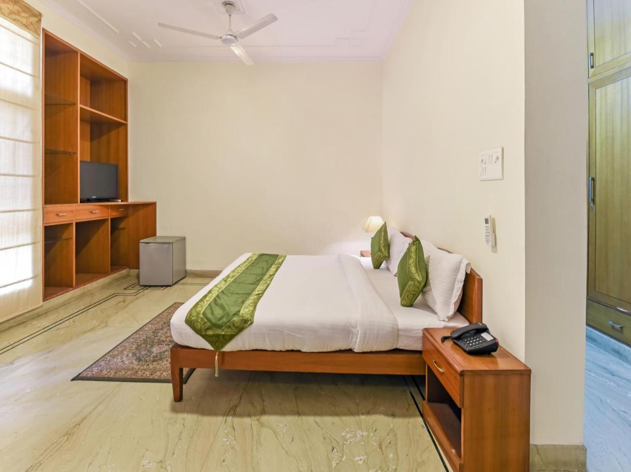 Hotel Treebo Trip The Nest Corporate à Greater Noida Extérieur photo
