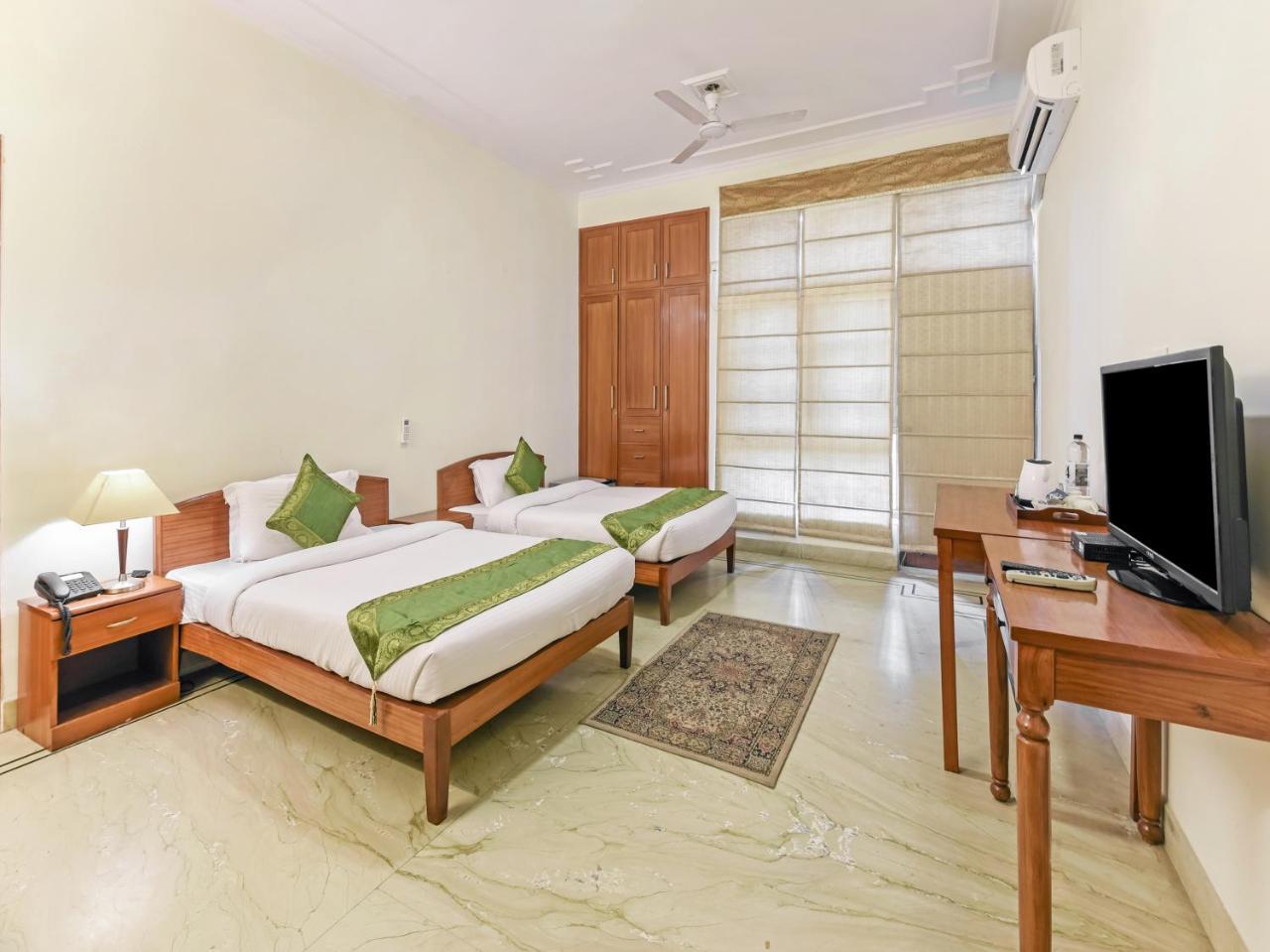 Hotel Treebo Trip The Nest Corporate à Greater Noida Extérieur photo