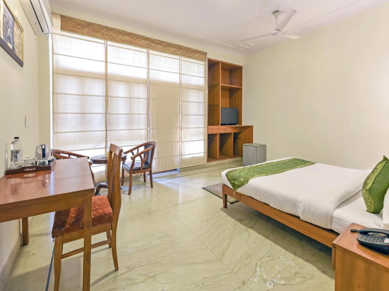 Hotel Treebo Trip The Nest Corporate à Greater Noida Extérieur photo